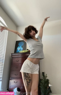 Lovehappydays - Let that cum drop in your mouth
