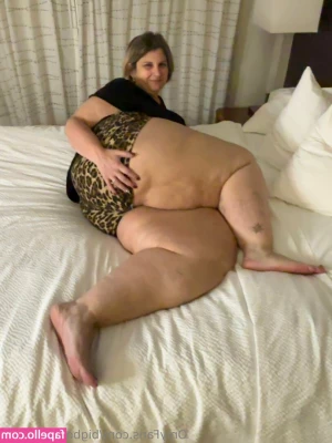 bigbootyasshley - Tittie fuck