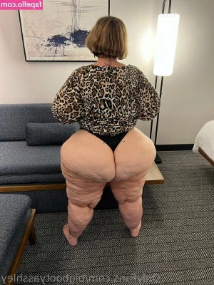 bigbootyasshley - 🔥🥵 HORNY BABES 🥵🔥 #ad 🥵 @jessyrosefree 🥵 🍒