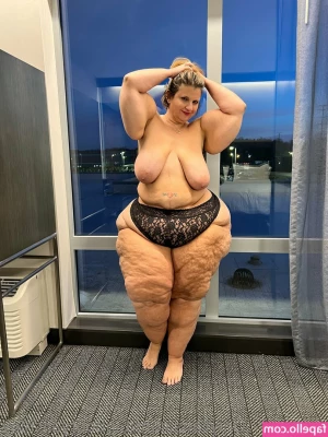 bigbootyasshley - 👅 Lick it before I leave, pls??