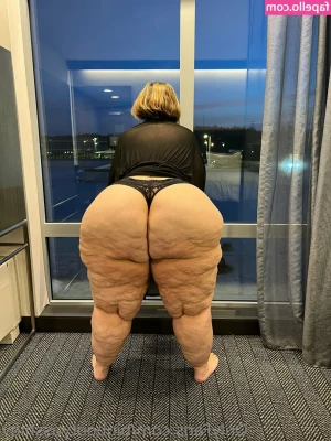 bigbootyasshley - I can t reach it