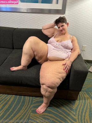 bigbootyasshley - hello everyone! I am really happy with my first month on OnlyFans -
