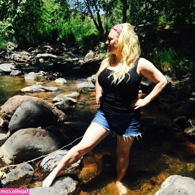 Meghan McCain [ meghan-mccain ] - Watch X and then Pearl with me  amp  I ll give ya head  at the least
