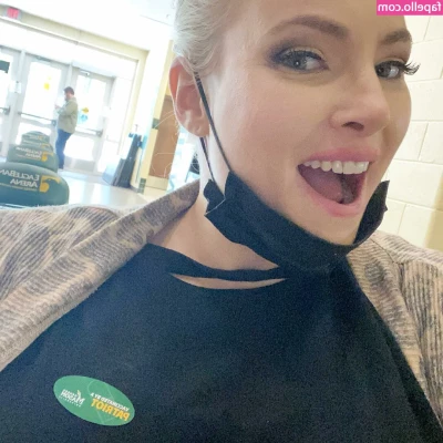 Meghan McCain [ meghan-mccain ] - Do you like watching her suck my cock  Want to see the full video