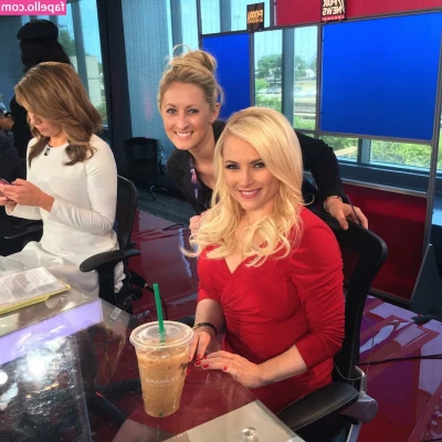 Meghan McCain [ meghan-mccain ] - Slide into my DM’s if you want to see why I’m smiling💋