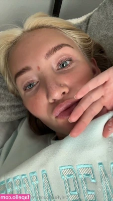 urefavoriteblondevip [ urefavoriteblondevip-3 ] - If you take a shower with your partner, what do you get up to? I
