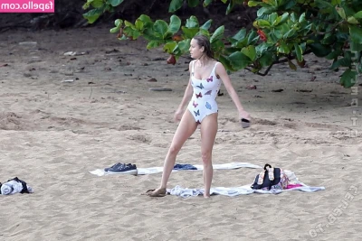 Brie Larson [ brie-larson-1 ] - Who doesn't love morning pussy ;)
