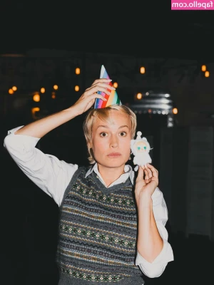 Brie Larson [ brie-larson-1 ] - Hi all, I’ve been a bit more active on my other page @vixen.arches,