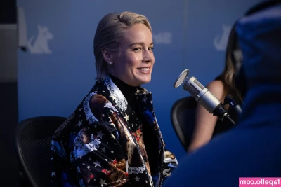Brie Larson [ brie-larson-1 ] - What are you looking at 💋