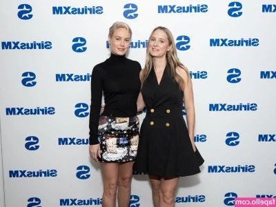 Brie Larson [ brie-larson-1 ] - Video #147  The second video >> Is just a zoomed in version of