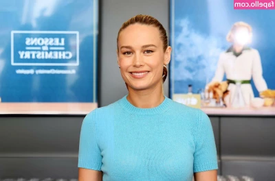 Brie Larson [ brie-larson-1 ] - Netflix and chill? 😈
