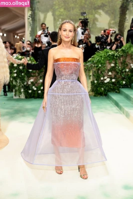 Brie Larson [ brie-larson-1 ] - When it's cold outside or no longer hot, there's nothing better than