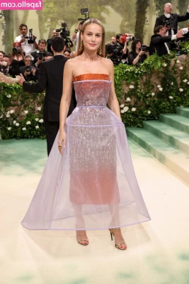 Brie Larson [ brie-larson-1 ] - i love this 🥵