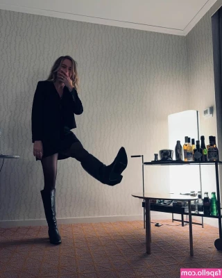 Brie Larson [ brie-larson-1 ] - Heeey I hope you are doing fine  Sendung good vibes to you  Have an
