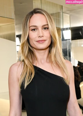 Brie Larson [ brie-larson-1 ] - Shoeplay and dangling my mules