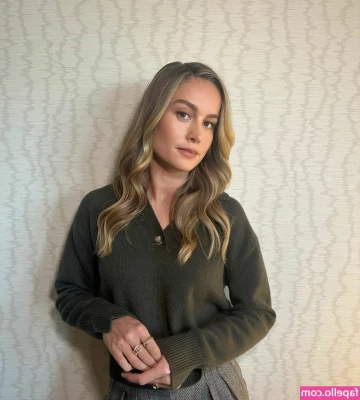 Brie Larson [ brie-larson-1 ] - Taking you down to Kokomo