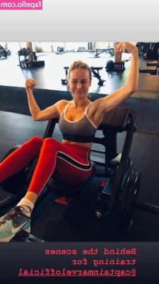 Brie Larson [ brie-larson-1 ] - Just over here on my phone making sure to leave you with a bunch of