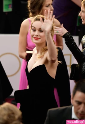 Brie Larson [ brie-larson-1 ] - Don’t miss my latest video 😈 check your DM 🥵