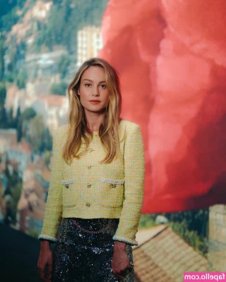 Brie Larson [ brie-larson-1 ] - Deine Göttin in heissen Dessous  für die ich selbstverständlich