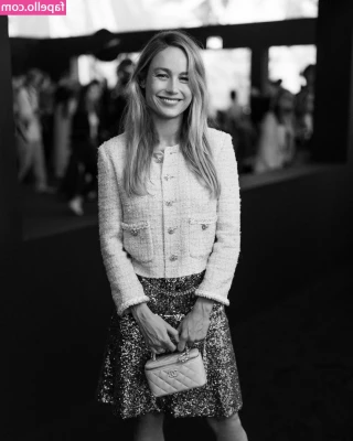 Brie Larson [ brie-larson-1 ] - I guess I just can't get enough of you 😈