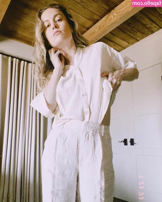 Brie Larson [ brie-larson-1 ] - I m feeling frisky anyone wants to play come join me