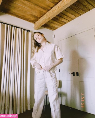 Brie Larson [ brie-larson-1 ] - sometimes i look at anal porn and i feel hot tingly flashes at the