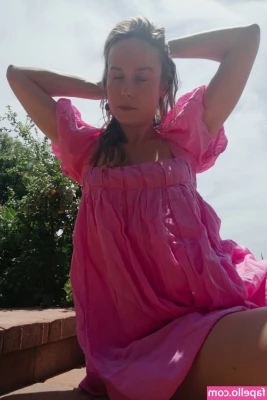 Brie Larson [ brie-larson-1 ] - Heels and more wet pussy