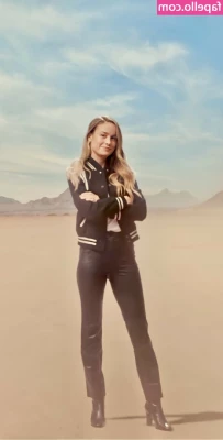Brie Larson [ brie-larson-1 ] - Fresh out the shower  care to join me
