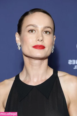 Brie Larson [ brie-larson-1 ] - Te reto a que me mires a los ojos I dare you to look me in the eyes