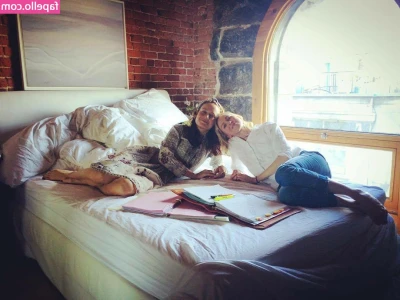 Brie Larson [ brie-larson-1 ] - Tip me if u wanna get my toes done