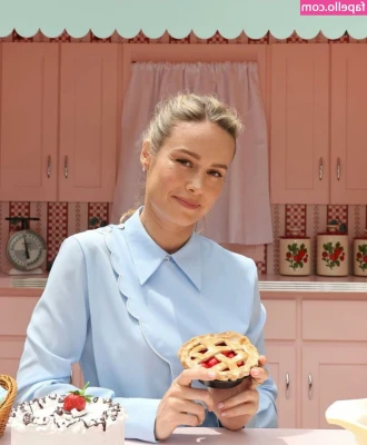 Brie Larson [ brie-larson-1 ] - Ready for you