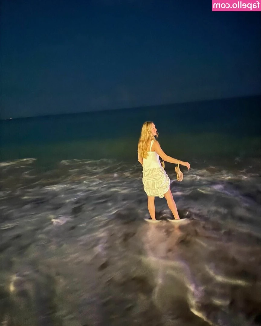 Brie Larson [ brie-larson-1 ] - do you like my outfits for todays shoot?  🖤🤍🖤🤍🖤