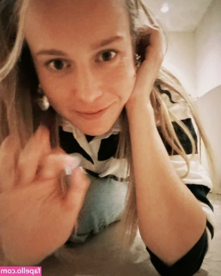Brie Larson [ brie-larson-1 ] - drop a tip if you wish it were your cock 😋