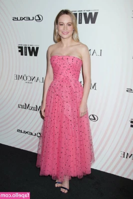 Brie Larson [ brie-larson-1 ] - Gothy 🔳 butt