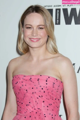 Brie Larson [ brie-larson-1 ] - Happy 2023! Hope it's a great year!