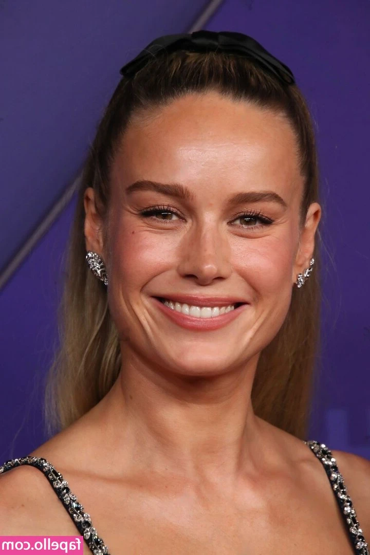 Brie Larson [ brie-larson-1 ] - wet pussy wet ass wet meee