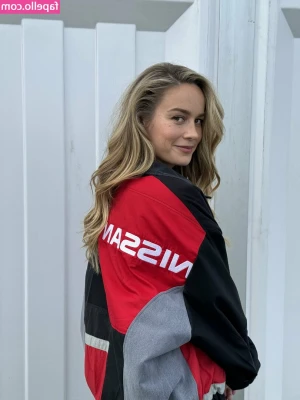 Brie Larson [ brie-larson-1 ] - Put ur big screen ON and for a good 10min watch me get wild and