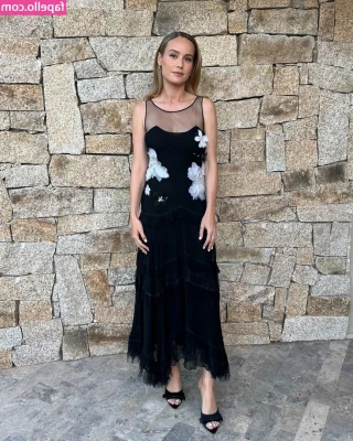 Brie Larson [ brie-larson-1 ] - I have to make a post to keep the account active, so I just want to