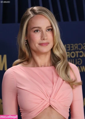 Brie Larson [ brie-larson-1 ] - BJ in the mirror! Let me show you how I want to throat fuck your
