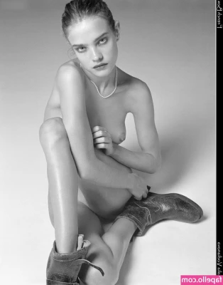 Natalia Vodianova [ natalia-vodianova ] - Hope you started your day with a smile on your face! ☺️ Here's