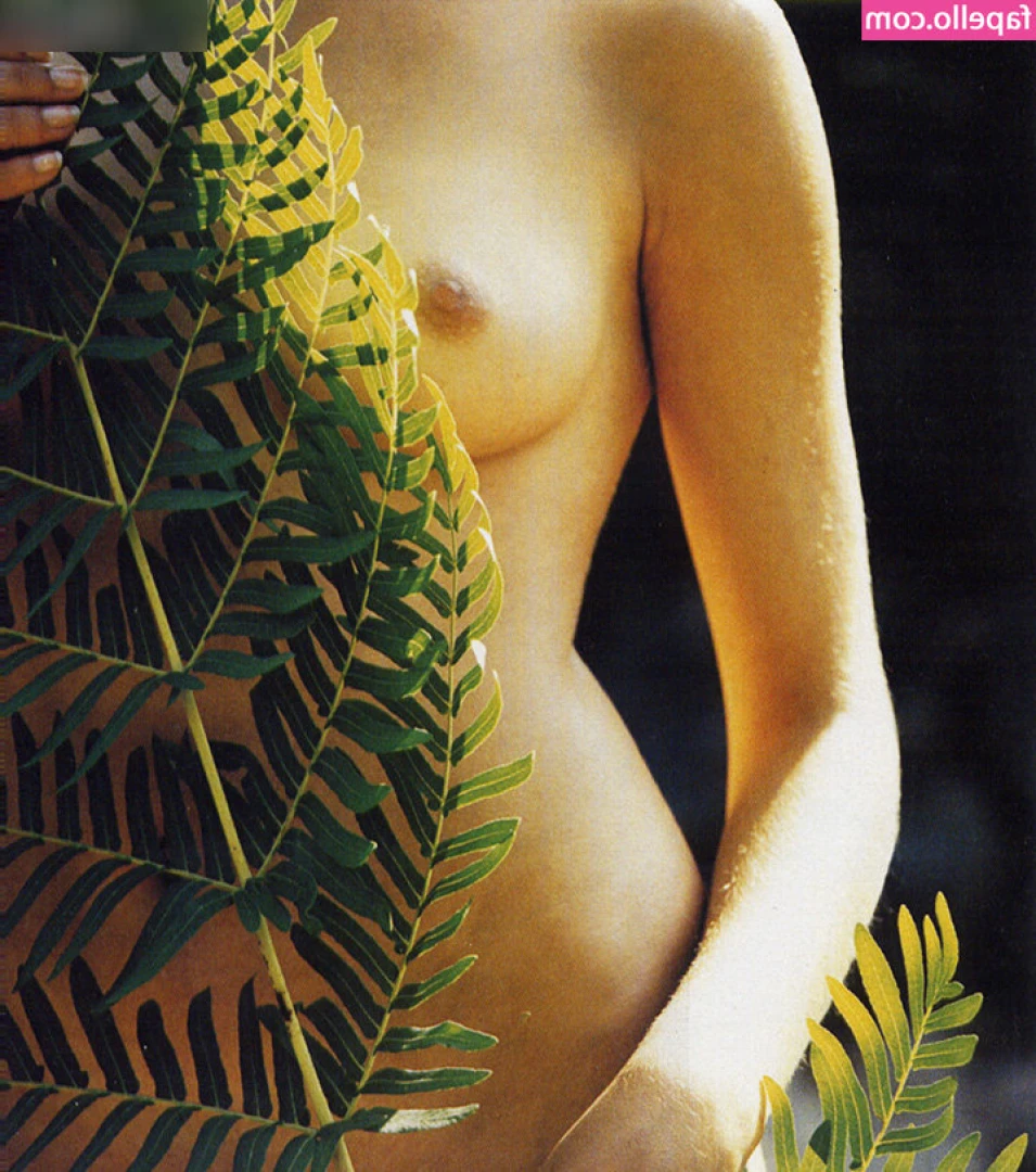 Natalia Vodianova [ natalia-vodianova ] - thought I d take a little pic for you before I go for a sunbed