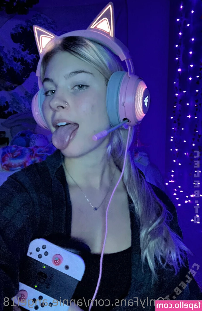 annie.angel18 [ annie-angel18 ] - i crave  the  flavored  air    p I m so sorry yall  had a medical