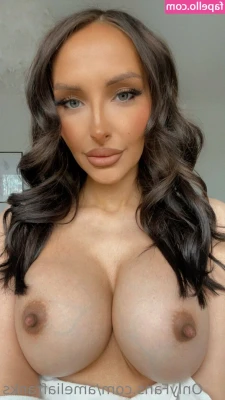 Skylar Taylor [ skylar-taylor ] - Good morning! I woke up early today! Decided to do a little selfie