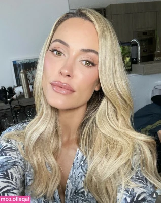 Peta Murgatroyd [ peta-murgatroyd ] - do you guys like my new toy?