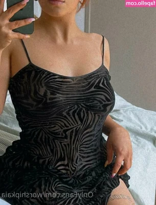 Kaia - I'm ready for you... what are you going to do with this body? 💋