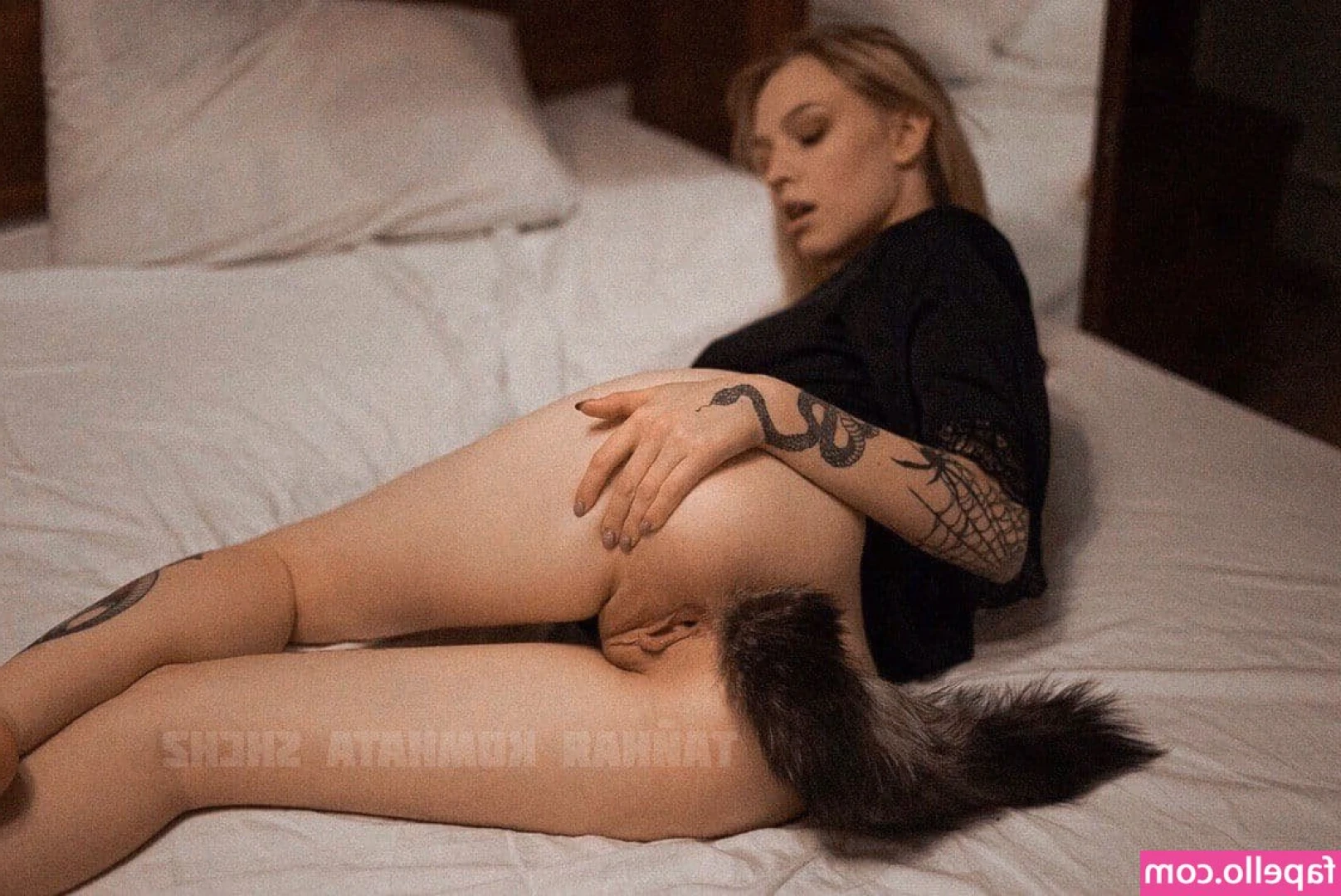 Dasha Chekanova [ dasha-chekanova ] - we like legs in nylons 😉