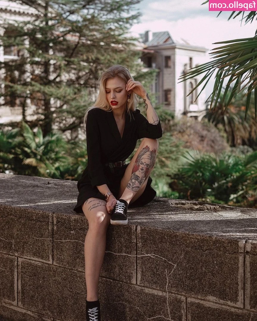Dasha Chekanova [ dasha-chekanova ] - First EVER Duo Heel Ride with @cosmicstarlight  Cosmic was helping me