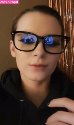 izassassin - Tuesdays are less boring in my dms!!