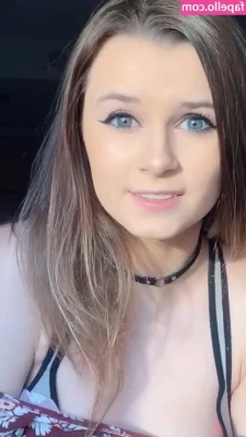 izassassin - Instagram Vs  Twitter