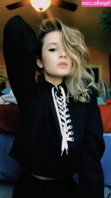 izassassin - Slo-mo pulling my panties down from behind so you can see my tight